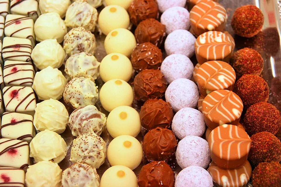 並んだ一口大のチョコ
